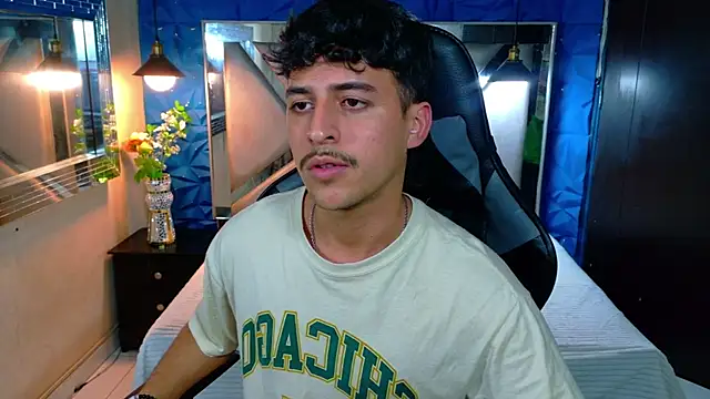 Snapshot of Alan_Del_Reyx chatting on 03-10-26, 02:05 Alan Del Reyx online show from 03-10-26, 02:05