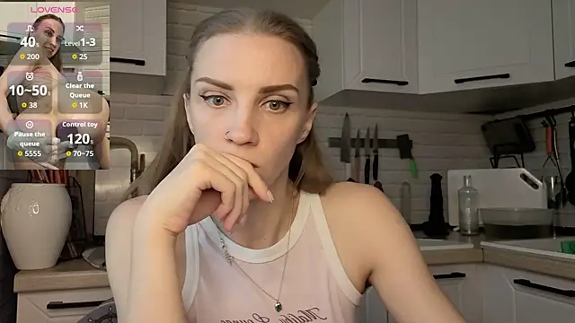 Snapshot of Edena_ chatting on 06-12-26, 01:21 Edena online show from 06-12-26, 01:21