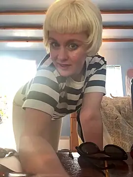 lilybloomfield online show from 04-26-26, 07:55