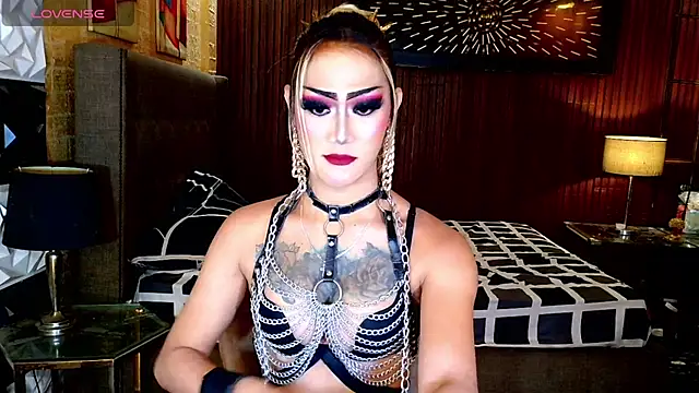 Snapshot of HorseCockDivine chatting on 07-07-26, 05:32 HorseCockDivine online show from 07-07-26, 05:32