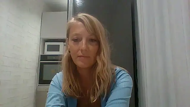 Snapshot of Vexxaa chatting on 10-11-25, 03:32 Vexxaa online show from 10-11-25, 03:32