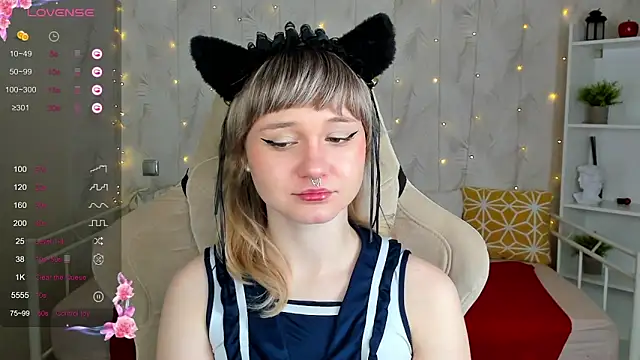 Tori Cutie online show from 03-08-26, 12:08