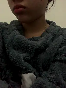 Nguyenha11 online show from 11-04-25, 08:02