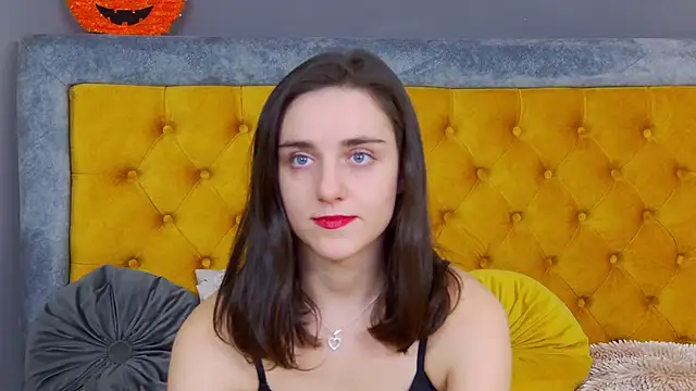 Snapshot of Jessica_White_ chatting on 11-17-25, 05:02 Jessica White online show from 11-17-25, 05:02