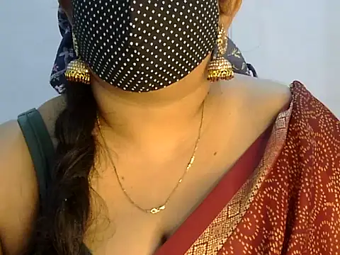 Snapshot of Siya_Akhor chatting on 10-14-25, 07:03 Siya Akhor online show from 10-14-25, 07:03