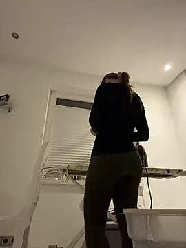 IsabellaEtha online show from 10-09-25, 09:13