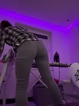 IsabellaEtha online show from 10-10-25, 10:20