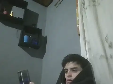 Snapshot of Rodrigo99_9 chatting on 06-15-26, 11:51 Rodrigo99 9 online show from 06-15-26, 11:51