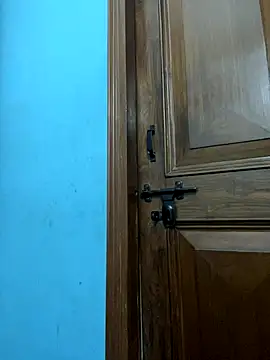 Snapshot of johnyncr chatting on 09-29-25, 04:39 johnyncr online show from 09-29-25, 04:39