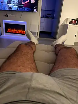 Snapshot of analtake13 chatting on 10-31-25, 05:25 analtake13 online show from 10-31-25, 05:25