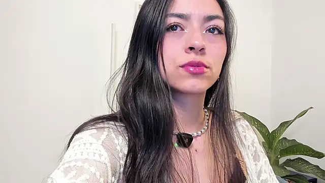 Snapshot of canelleGarces chatting on 11-27-25, 05:04 canelleGarces online show from 11-27-25, 05:04
