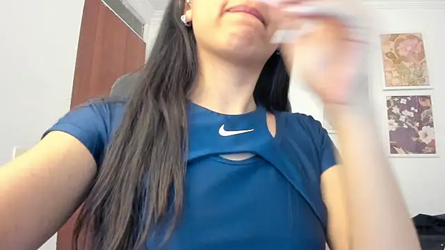 canelleGarces online show from 06-07-26, 11:08