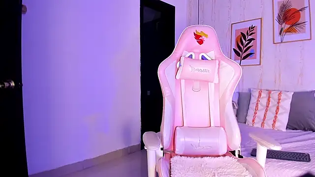 Snapshot of Ayleen_Dunkan chatting on 11-04-25, 12:37 Ayleen Dunkan online show from 11-04-25, 12:37