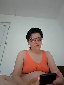 Vera Elle online show from 05-19-26, 03:24