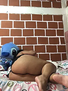 Rachellcooperrr online show from 04-05-26, 06:16