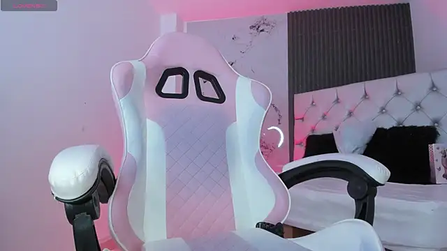 chloesagee online show from 11-08-25, 11:47