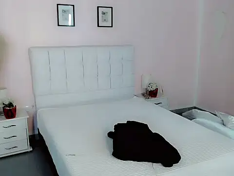 nathalialoes1 online show from 10-30-25, 07:03