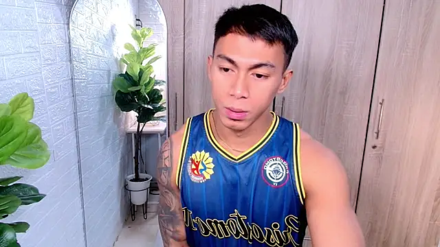 Snapshot of PinooyMilker chatting on 10-10-25, 03:16 PinooyMilker online show from 10-10-25, 03:16