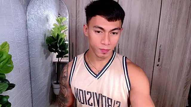 Snapshot of PinooyMilker chatting on 10-15-25, 10:26 PinooyMilker online show from 10-15-25, 10:26