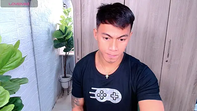 PinooyMilker online show from 11-28-25, 04:04