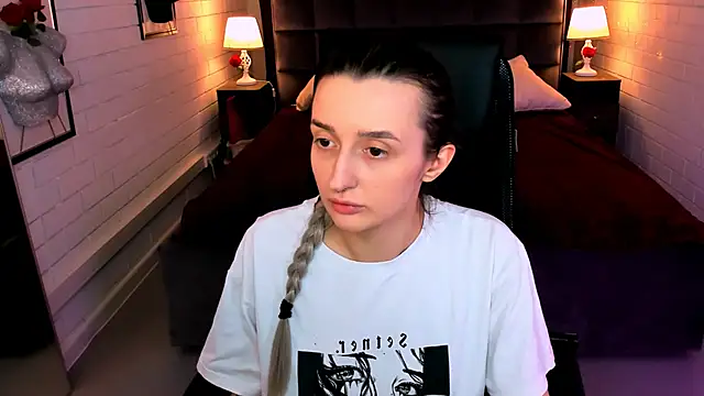 Snapshot of AliceLids chatting on 10-02-25, 01:07 AliceLids online show from 10-02-25, 01:07