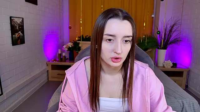 Snapshot of AliceLids chatting on 12-15-25, 01:15 AliceLids online show from 12-15-25, 01:15