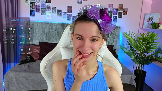 kaleriyaa  online show from 10-24-25, 05:04