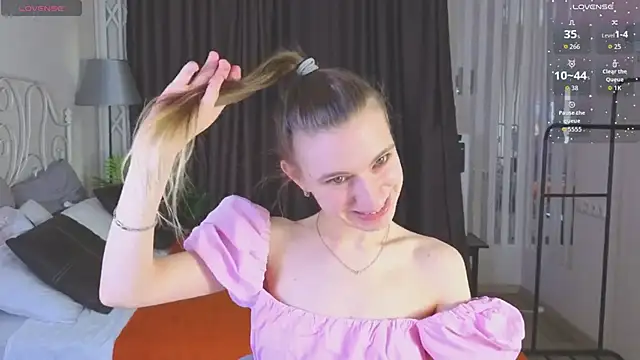 kaleriyaa  online show from 04-10-26, 01:33