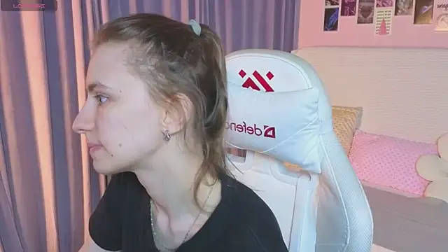 kaleriyaa  online show from 04-26-26, 01:25