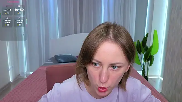 LuluChiiii online show from 10-23-25, 10:25