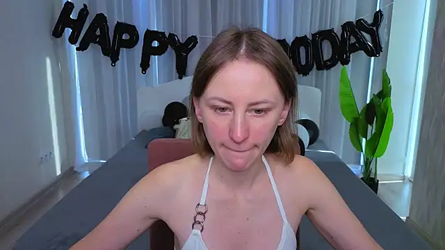 LuluChiiii online show from 11-02-25, 10:39