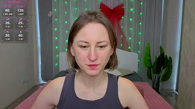 LuluChiiii online show from 12-14-25, 11:15