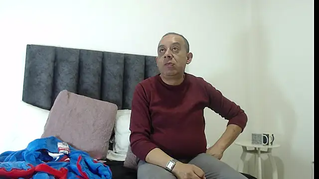 GabrielandAbigail online show from 11-28-25, 01:58