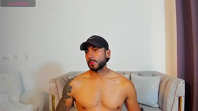 Snapshot of MARC_THOMPSON_ chatting on 09-24-25, 03:59 MARC THOMPSON online show from 09-24-25, 03:59