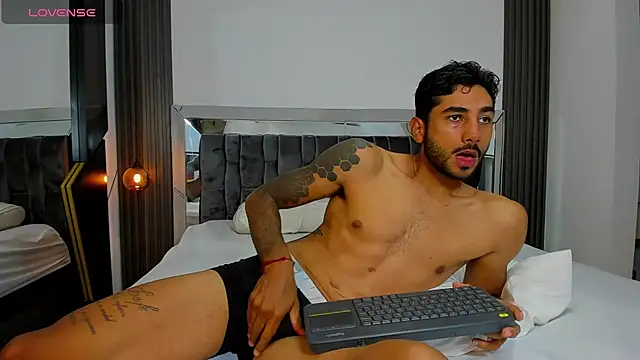 Snapshot of MARC_THOMPSON_ chatting on 11-13-25, 01:10 MARC THOMPSON online show from 11-13-25, 01:10