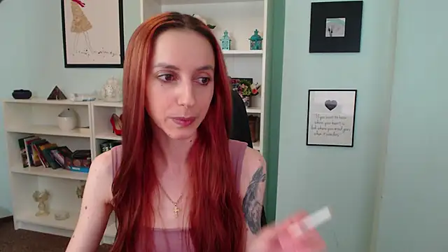 Snapshot of Julia_Jae chatting on 10-28-25, 06:39 Julia Jae online show from 10-28-25, 06:39