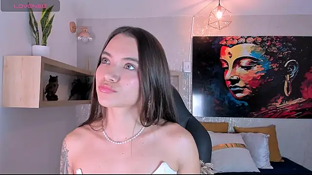aitana baker  online show from 06-28-26, 04:18