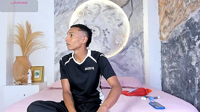 JulienSaint online show from 04-11-26, 12:31