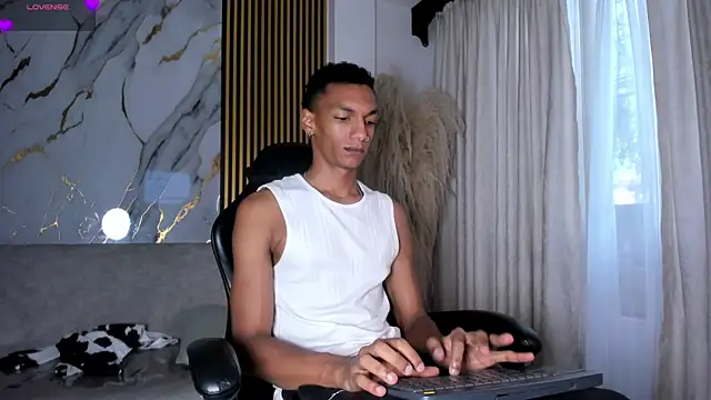 JulienSaint online show from 06-08-26, 11:43