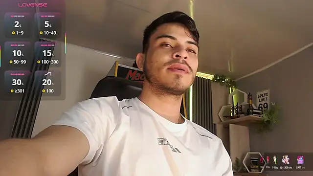 Snapshot of Bastian_MCcormick chatting on 10-30-25, 12:28 Bastian MCcormick online show from 10-30-25, 12:28