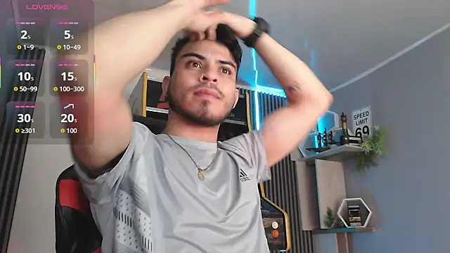 Snapshot of Bastian_MCcormick chatting on 11-03-25, 12:50 Bastian MCcormick online show from 11-03-25, 12:50