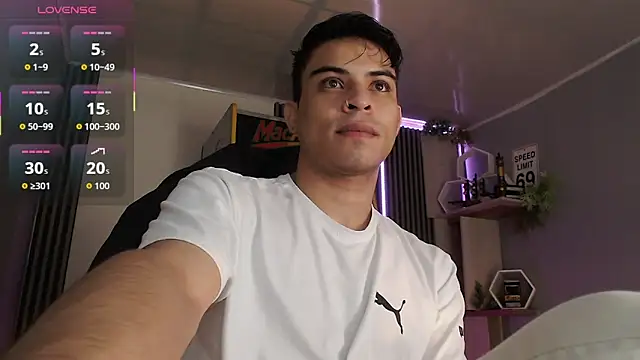 Snapshot of Bastian_MCcormick chatting on 11-08-25, 12:49 Bastian MCcormick online show from 11-08-25, 12:49