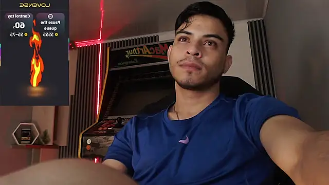 Snapshot of Bastian_MCcormick chatting on 11-16-25, 07:14 Bastian MCcormick online show from 11-16-25, 07:14