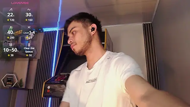 Snapshot of Bastian_MCcormick chatting on 11-26-25, 01:45 Bastian MCcormick online show from 11-26-25, 01:45