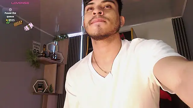 Snapshot of Bastian_MCcormick chatting on 11-27-25, 12:40 Bastian MCcormick online show from 11-27-25, 12:40