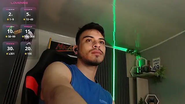 Snapshot of Bastian_MCcormick chatting on 12-05-25, 11:52 Bastian MCcormick online show from 12-05-25, 11:52