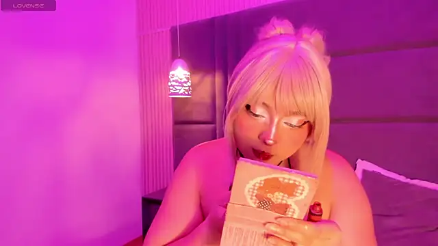 SamanthaaReed online show from 10-30-25, 04:03