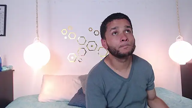 Snapshot of Provincute chatting on 09-18-25, 02:02 Provincute online show from 09-18-25, 02:02