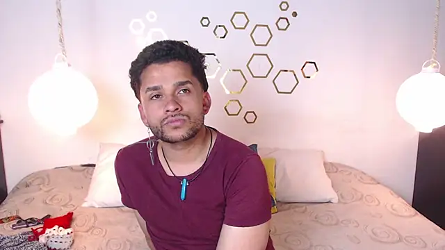 Snapshot of Provincute chatting on 11-09-25, 01:48 Provincute online show from 11-09-25, 01:48