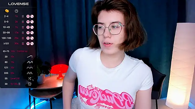 BellaCaress online show from 11-30-25, 02:15